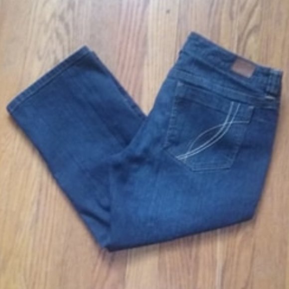 Tommy Jeans Capris - Picture 2 of 4